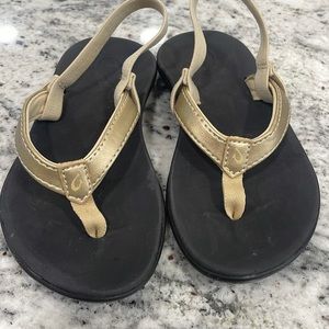 OluKai Thong Sling Back Gold Sandals Little Girl's Size 9 Summer Beach Slip On
